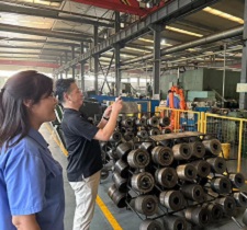 مسامير متري ذات حواف ASME B18.2.3.4m