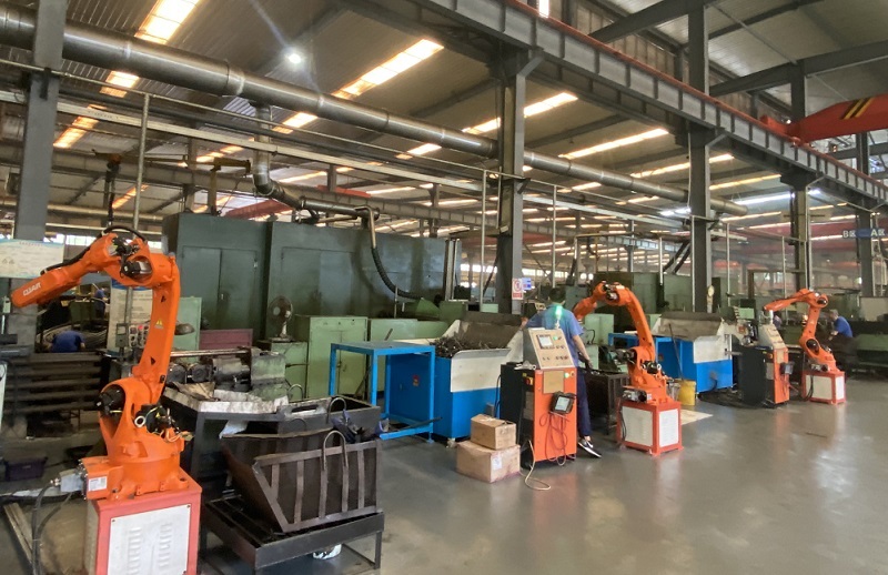 Apresentamos duas laminadoras robóticas para capacitar a produção de parafusos