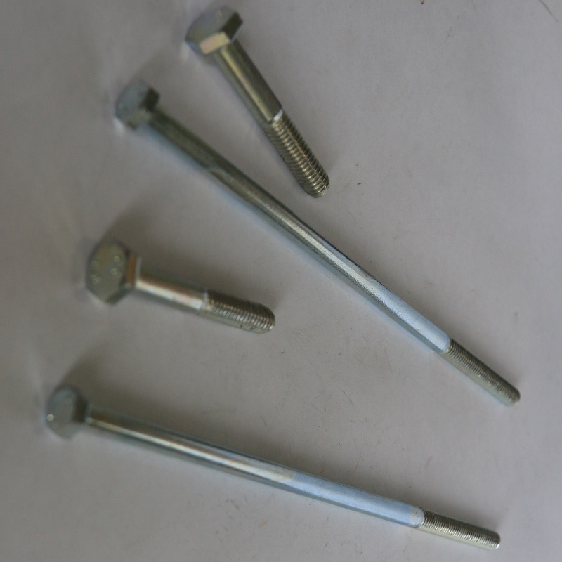 مسامير برأس سداسي DIN 931