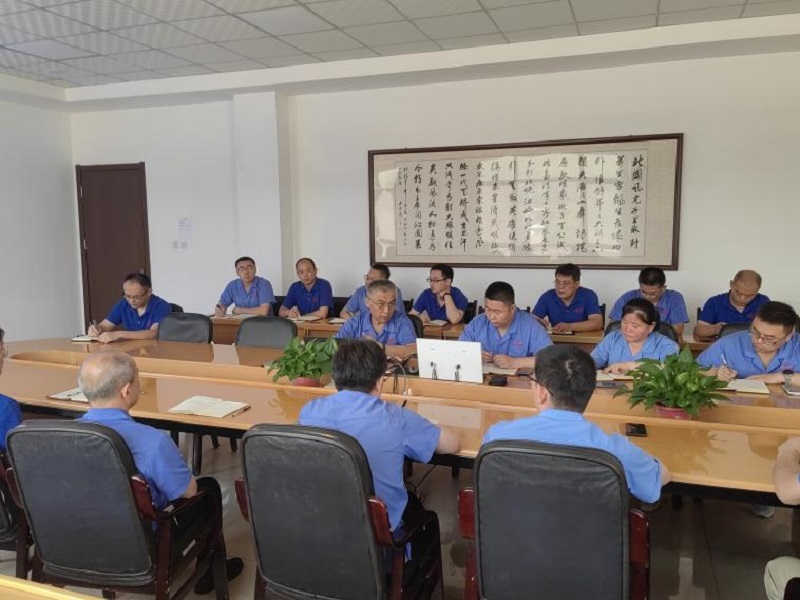 회장은 일본에서 린 경영을 공부한 경험을 공유하고 기업 발전의 새로운 여정을 시작했습니다. 회장은 일본에서 린 경영을 공부한 경험을 공유하고 기업 발전의 새로운 여정을 시작했습니다.