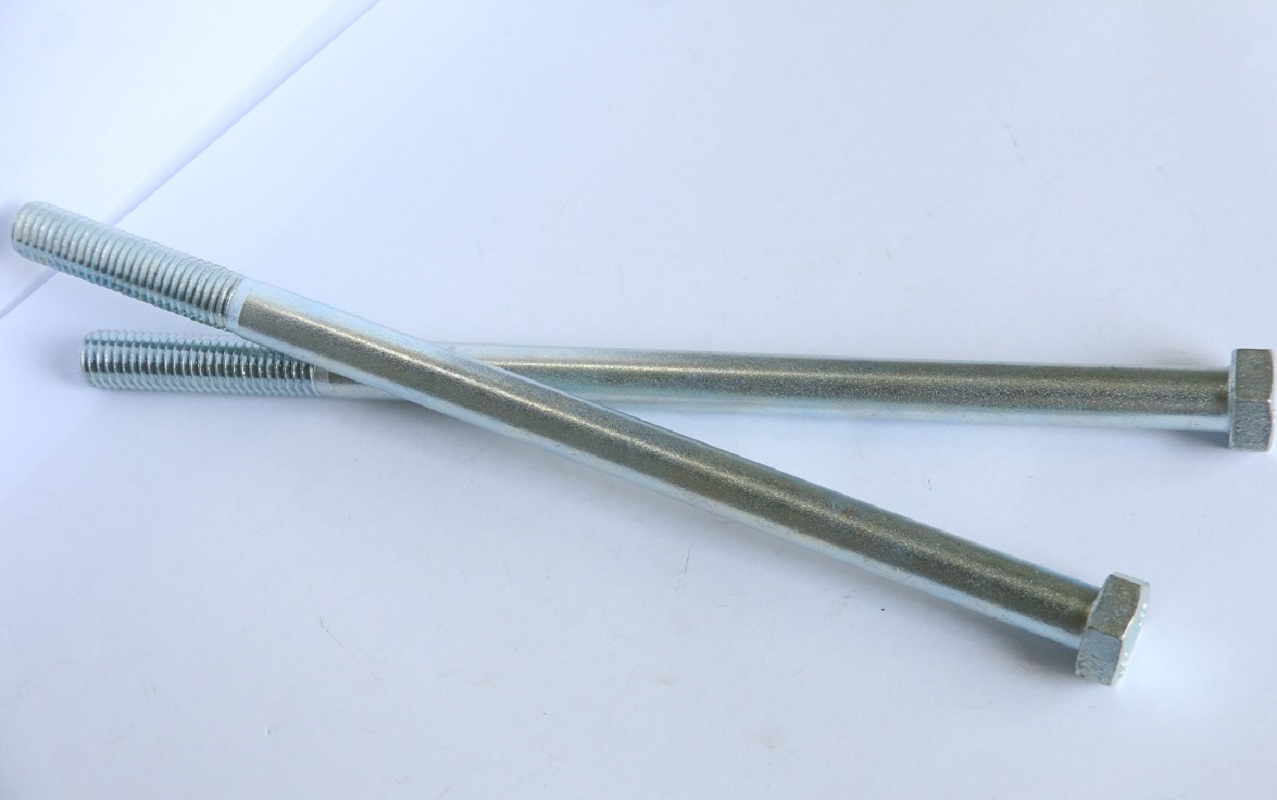 Болты с шестигранной головкой DIN 960 с мелкой резьбой