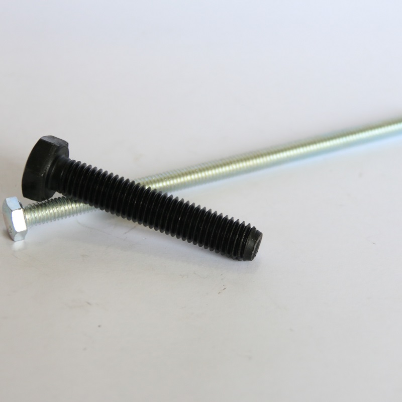 ISO 4017 مسامير الرأس السداسية