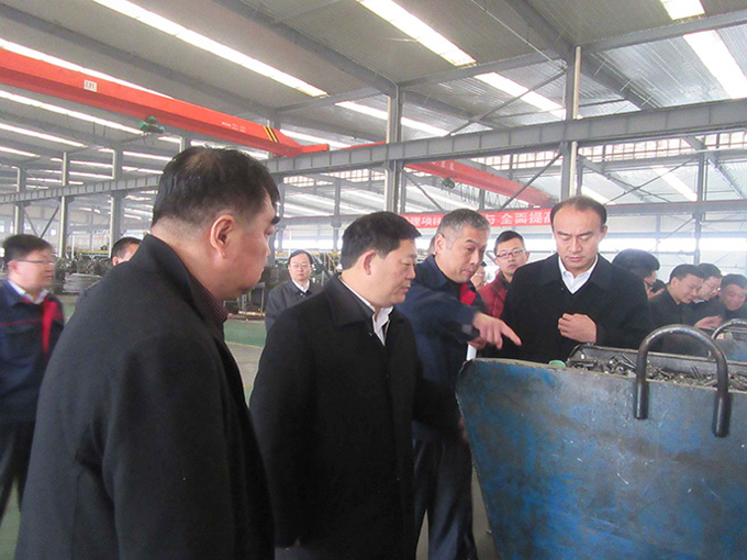 A equipe de inspeção de construção do projeto principal do condado visitou Jinan Star para inspeção em 23/12/2017. Em 23 de dezembro de 2017, o secretário do Comitê do Partido do Condado, Zhu Yunsheng, liderou os membros do Comitê Permanente do Comitê do Partido do Condado, do Comitê Permanente do Congresso Popular do Condado, da CCPPC do condado e outros para visite a nossa empresa para fiscalizar a construção das principais obras do concelho em 2017. O presidente e o gerente geral da empresa estiveram presentes no evento. Nossa empresa foi classificada como uma unidade representativa de transformação e atualização tecnológica e expansão de escala na área industrial do condado de Pingyin.