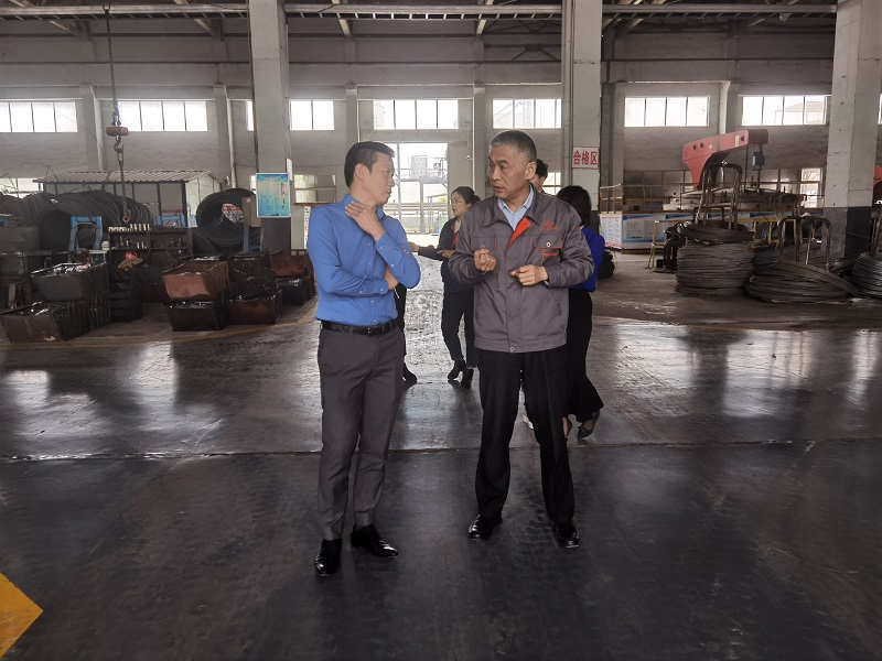 Khách hàng Mỹ FASTENAl &amp; FASTCO đến thăm công ty chúng tôi