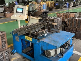 مسامير متري ذات حواف ASME B18.2.3.4m