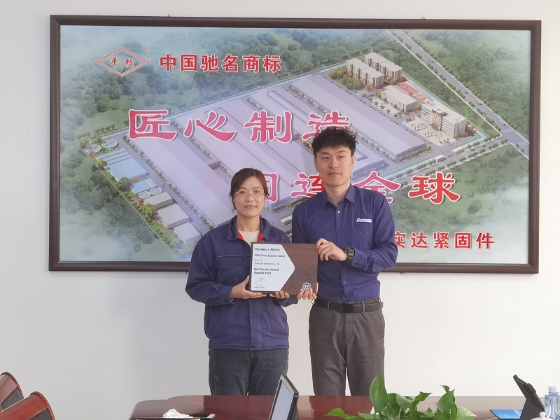 Khách hàng Mỹ FASTENAl &amp; FASTCO đến thăm công ty chúng tôi