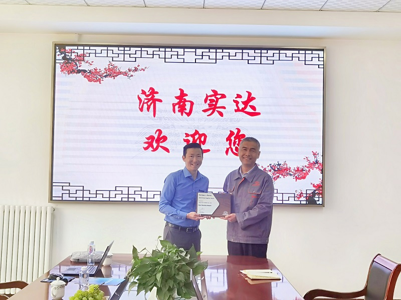 Khách hàng Mỹ FASTENAl &amp; FASTCO đến thăm công ty chúng tôi